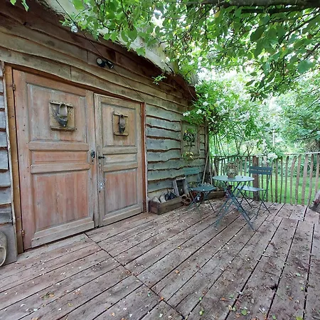 Jardin Reveur La La Tete Dans Les Etoiles B&B