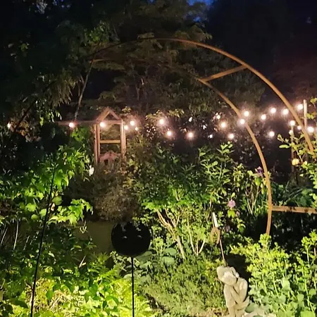 Jardin Rêveur La La Tête Dans Les étoiles Bed & Breakfast